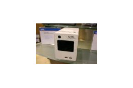 【CES 2007(Vol.17)】ZyXEL、DLNA対応のストレージサーバ 画像