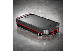 補助バッテリとしても利用! 高性能DACを搭載したiPhone 4S・4専用ケース型ポータブルアンプ 画像