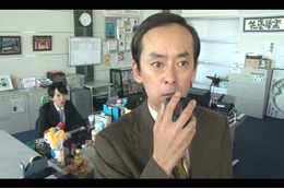 北京ダック食べるひまもない……「大捜査線」王さんが新聞を［動画］ 画像