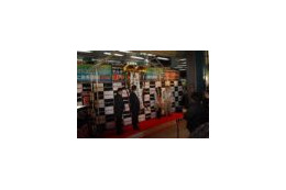 【Vista発売イベント Vol.4】Vista発売! ヨドバシAkibaでくす玉割! 画像