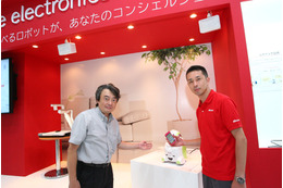 【CEATEC 2012 Vol.45】スマートフォンが生活の中心になる近未来をデモ……NTTドコモ（その2） 画像