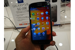 【ドコモ 2012冬モデル：動画】Android 4.1＆クアッドコアCPUのプレミアムモデル！「GALAXY SIII α」 画像