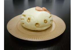 【トレンド】かわいすぎると話題の「ハローキティ肉まん」を食べてみた 画像