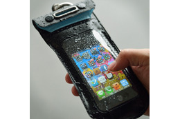 2,980円、iPhoneをアウトドア・スポーツシーンで使えるようにする防水キット 画像