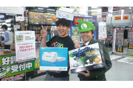 【Wii U発売】秋葉原　朝早くからゲームファン駆けつける 画像