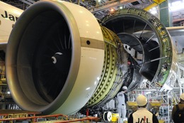 熟練の整備士が細部までチェック!JAL、成田の整備工場を公開 画像