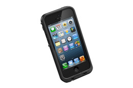 IP-68クリアで防水、防塵、耐衝撃性を備えた“最強”iPhone 5専用クリアケース8,400円 画像