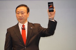 ドコモ加藤社長、2013春モデルでは「Xperia Z」を“一押し” 画像