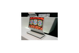 【FINETECH JAPAN/Display 2007 Vol.4】ソニー、有機ELテレビを出展！　11V型は年内に商品化が決定—その薄さ・鮮やかさに驚く 画像