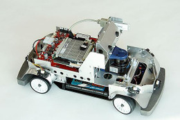 ZMP、車載センサ学習用の1/10サイズロボットカーを発売 画像