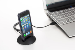 「SoftBank SELECTION」からiPhone 5専用Dock型スタンドなど……8日から発売 画像