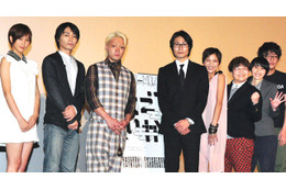 山田孝之、金髪&眉剃り姿で登壇! 劇中とのギャップに観客も驚愕 画像