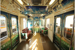 トンネルの先に未来、決めろ地下鉄ゴール!!　東京メトロでJリーグトレイン走る 画像