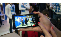 【MWC 2013 Vol.32（動画）】ユニークな“動く写真”が簡単に！「Lumia 720」のシネマグラフアプリ 画像
