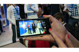 【MWC 2013 Vol.32(動画)】ユニークな“動く写真”が簡単に!「Lumia 720」のシネマグラフアプリ 画像