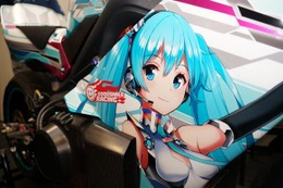 初音ミク、痛単車でマン島TTレースに挑戦 画像