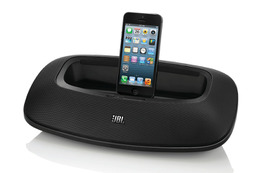 iPhone 5対応Lightningコネクタ採用のポータブルスピーカー「JBL ONBEAT MINI」 画像