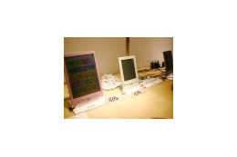 【富士通フォーラム 2007(Vol.4)】カラー電子ペーパーを採用した携帯情報端末を展示 画像