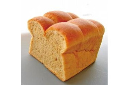 ローソン、糖質とカロリーを抑えた「ブラン」を使ったパンを発売 画像