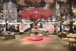 日本初上陸ブランド「MONKI」、MONKI girlsが大阪に出没! 5月25-26日 画像