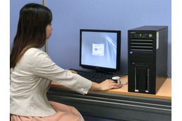 日立、PCサーバと専用アプリを組み合わせた「指静脈認証ログオンパック」発売 画像