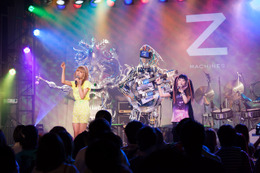 AMOYAMOがロボットバンドと共演ライブ! 画像
