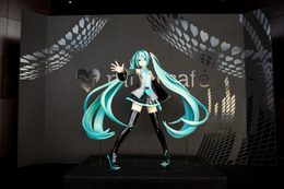 初音ミク仕様「ミクカフェ」が六本木ヒルズ展望台に期間限定オープン。1日100袋限定“はちゅねミクどら焼き”も販売 画像