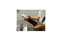 【ワイヤレスジャパン2007 Vol.13】電池切れの心配無用——東芝の携帯用メタノール型燃料電池 画像