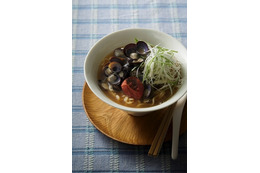 「サッポロ一番 みそラーメン」のレシピ本登場!社員の裏レシピも 画像