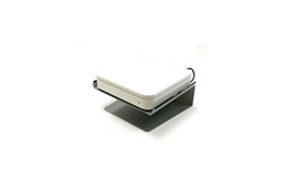 AirMac Extremeを浮かせて冷却! バード電子、AirMac Extreme用USB冷却台 画像