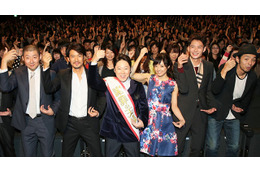 『謝罪の王様』初日舞台挨拶 画像