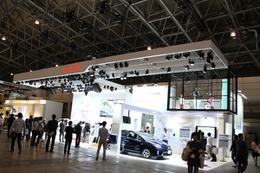 【CEATEC 2013 Vol.13】パーソナルモビリティ i-ROADが国内初展示…トヨタ 画像