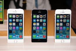 iPhone 5s/5c発売…9月のMNP、KDDI田中社長「転入が続いている」 画像