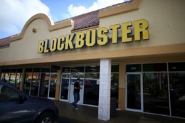 米ビデオ＆DVDレンタル、ブロックバスターが事業撤退　300店舗を閉鎖 画像