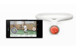 ソニー、テニスラケット装着型スマートデバイス「SSE-TN1」……ショットや回転を解析 画像