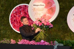 アイスなのに“花”の香り……ハーゲンダッツの30周年記念商品、フラワーアーティストも舌鼓! 画像