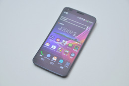 【レビュー】auのLG「G Flex」を使ってわかった、曲面ディスプレイの意外な使いやすさ 画像