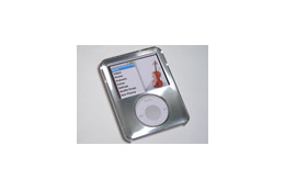 ブライトンネット、キラキラ光るアルミヘアライン加工の第3世代iPod nano専用クリスタルケース 画像