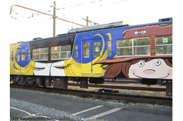 「銀河鉄道999」が西武鉄道に登場! 中吊り広告もジャックしたラッピングトレイン 画像