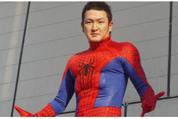 中村獅童、銀座でスパイダーマンスーツ姿に