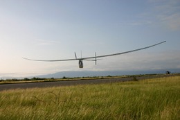 ヤマハのエアロセプシーが人力飛行機世界記録に挑戦 画像