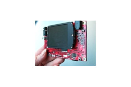 使用済みケータイのLCDをリサイクル——省電力、超小型汎用PCボード「DVIEW」 画像