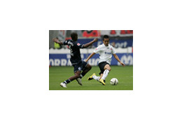 高原、稲本の活躍は!? ドイツ・ブンデスリーガの迫力サッカーをお届け 画像