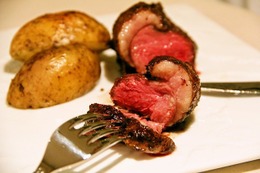 5時間焼いた塊肉をシェアする新型ステーキ店、渋谷にオープン 画像