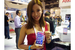 【CommunicAsia 2014 Vol.3】ファーウェイ、SIMフリーのスリムスマホ「Ascend P7」展示 画像