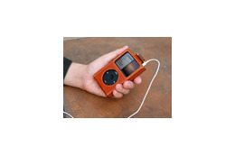 TUNEWEAR、使い込むほどに独特のツヤ&柔らかさが増すナッパレザー素材のiPodケース 画像