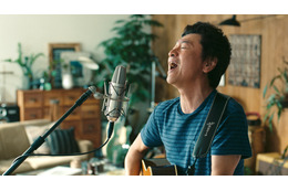 桑田佳祐、サザン新曲披露の新CMでライブさながらに熱唱! 画像