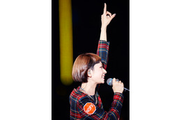 木村カエラ、デビュー10周年を祝う! 画像
