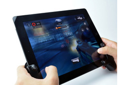 iPadがゲーム機に? 吸盤式でしっかり固定できるゲームグリップ 画像
