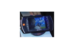 【CES 2008 Vol.8】PSPではありません——新型になったソニーMylo:COM-2 画像